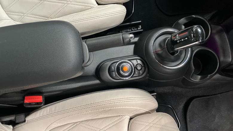 MINI Hatchback 2.0 Cooper S Exclusive II 5dr Auto [Comfort/Nav] Petrol Hatchback